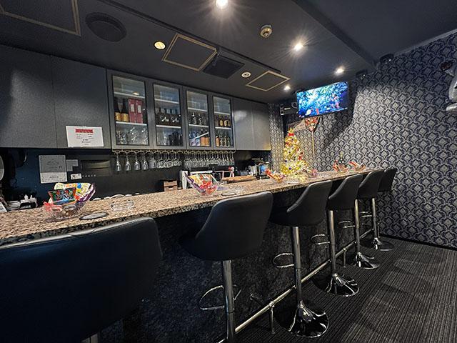 スナック ALIVE(スナック アライブ)のお店画像その2